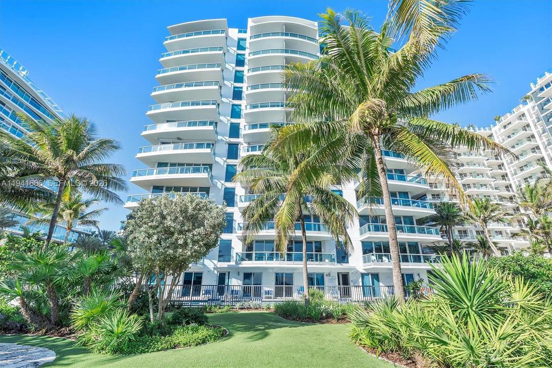 Welcome to the Azure, a boutique oceanfront residence ideally located in the heart of Surfside.