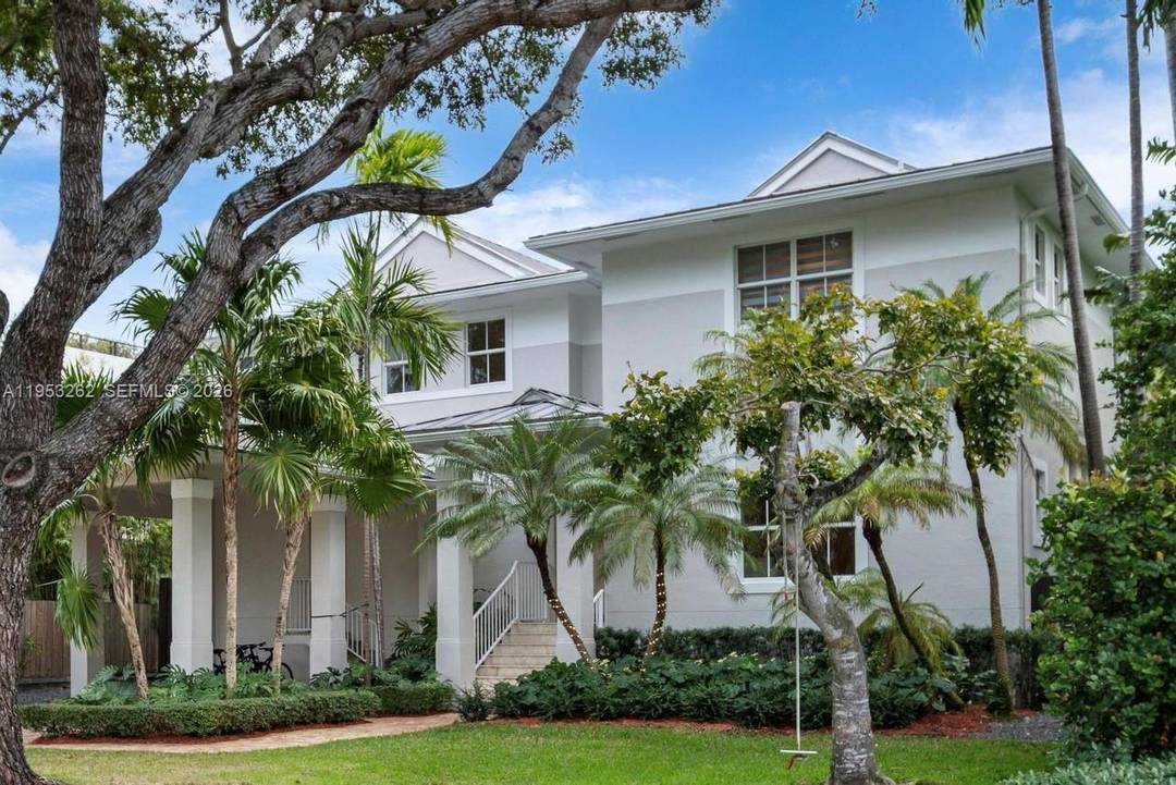 An exceptional opportunity to own a renovated residence on iconic Mashta Drive, offering refined island living in one of Key Biscayne s most prestigious neighborhoods.