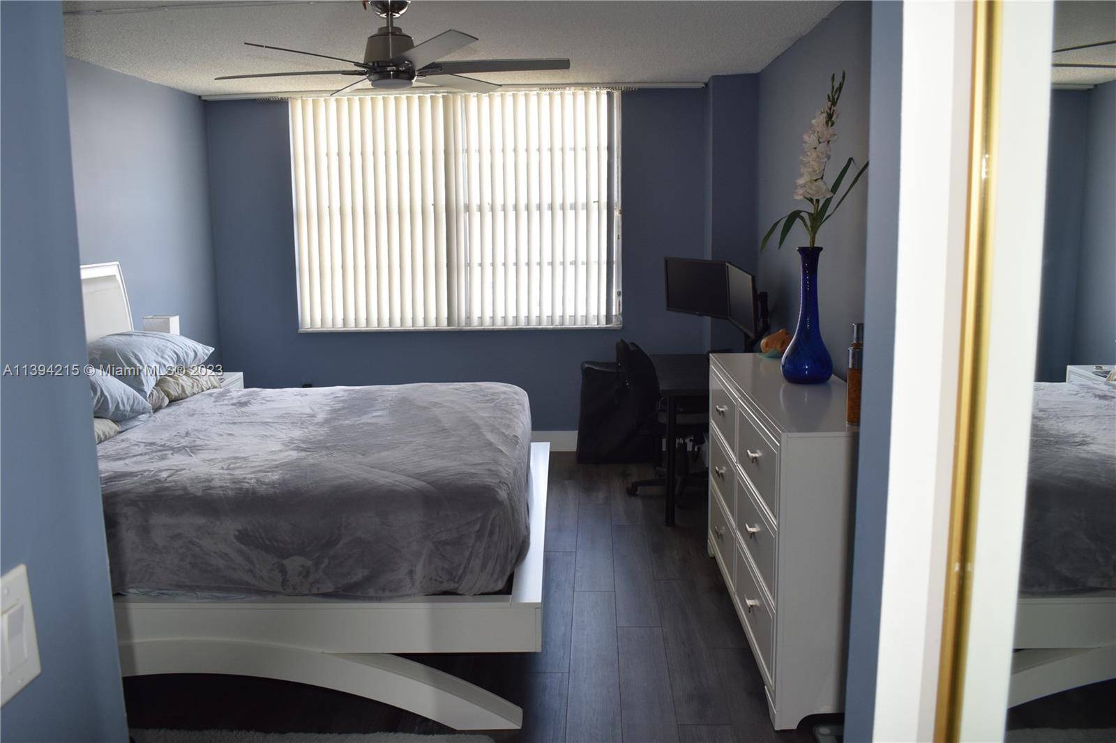 BEAUTIFULL AND VERY SPACIOUS UNIT IN AVENTURA CITY.