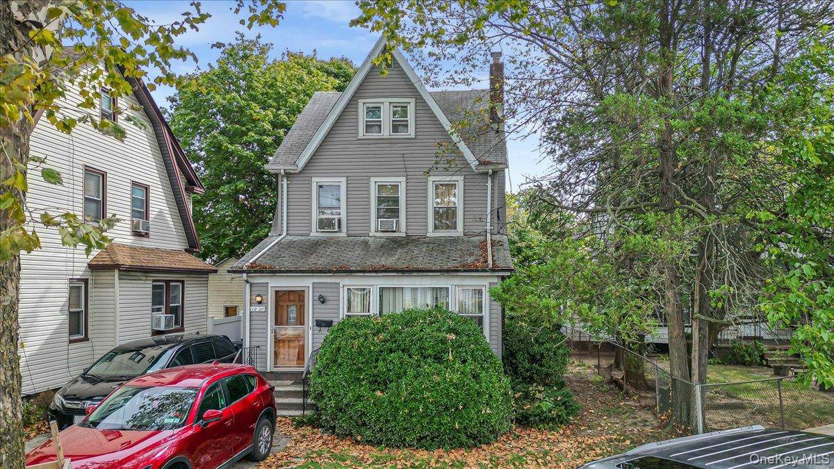 In the beautiful Queens Village neighborhood, this single family, detached home is in good condition.