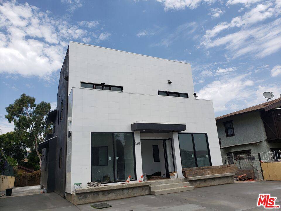 1245   Crenshaw Blvd 6BR La