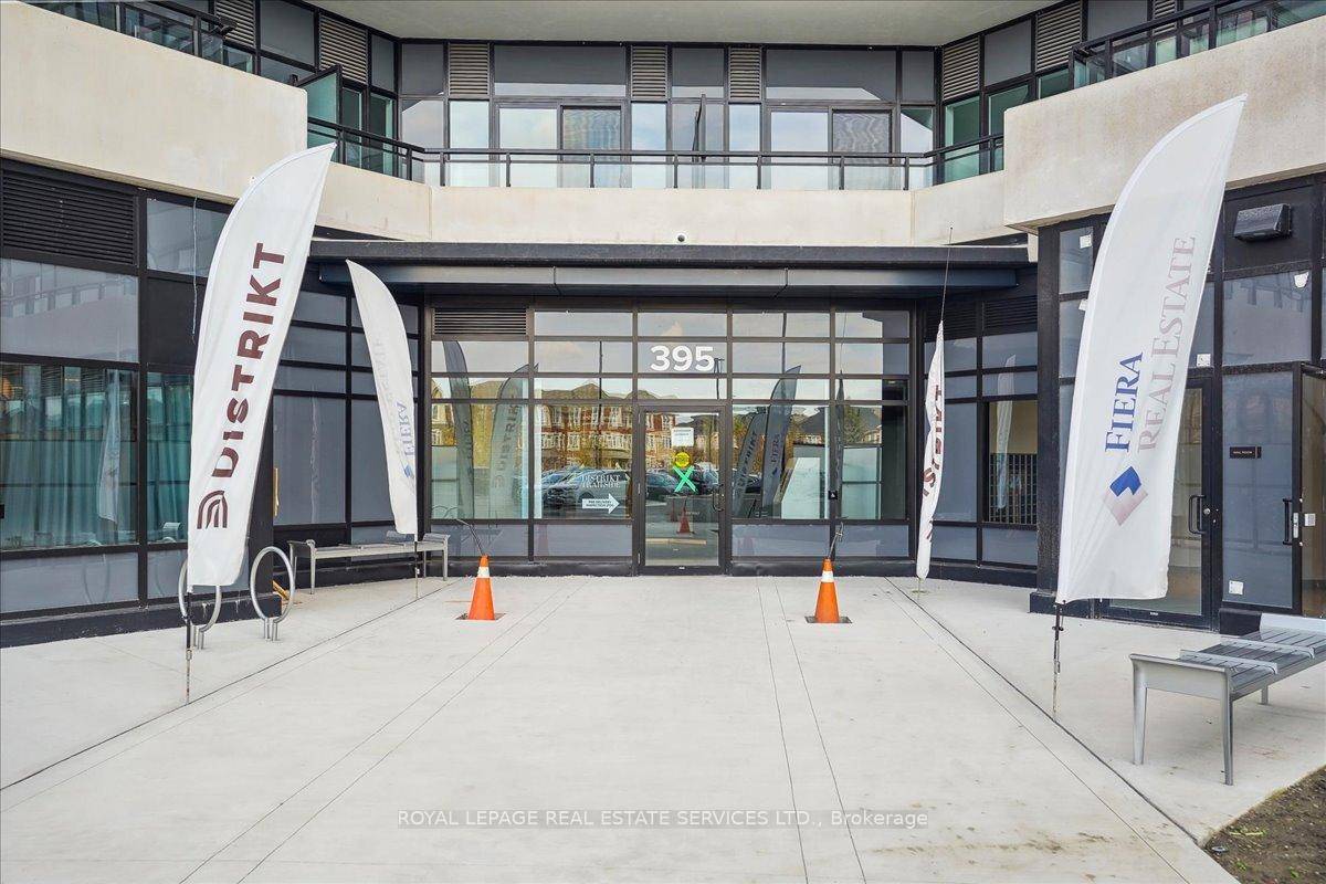 Experience contemporary luxury at Distrikt 2 Trailside, a sophisticated North Oakville's coveted Dundas and Neyagawa area.