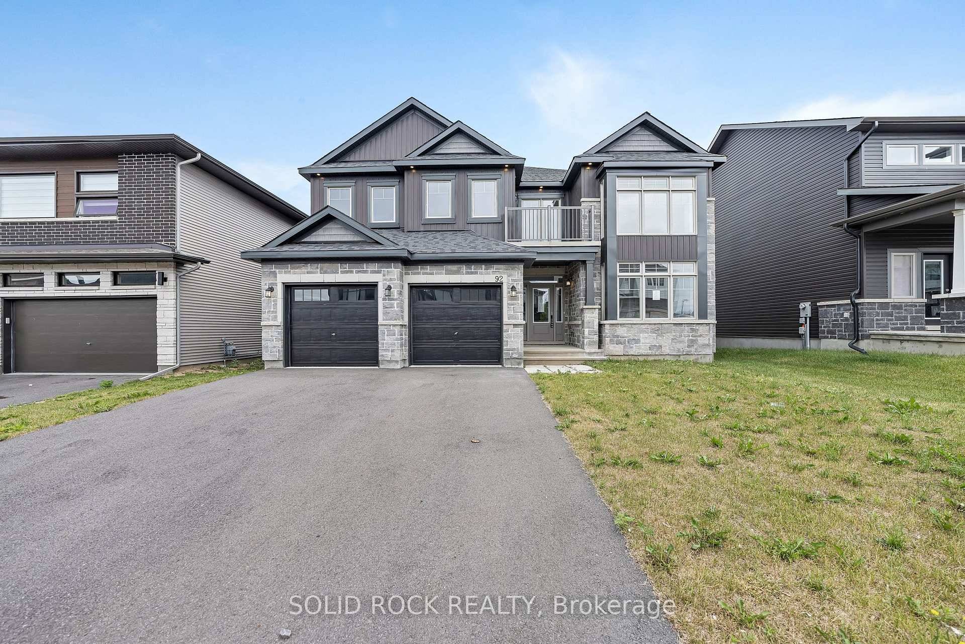 Welcome to 92 Esban Drive, a stunning Phoenix Homes Annapolis model in the sought after community of Findlay Creek.