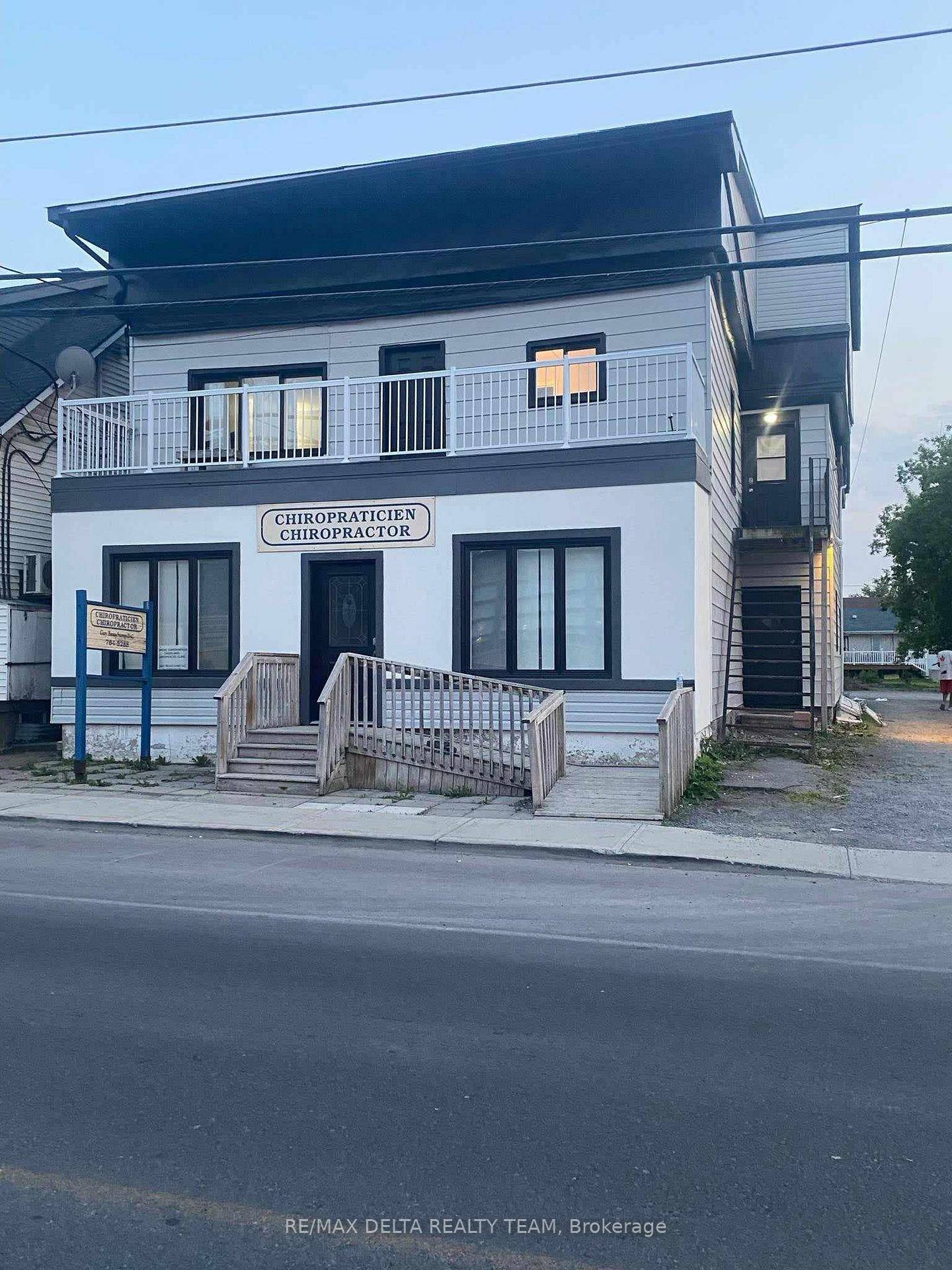 Discover the perfect opportunity in Cassleman's thriving Main Street with this 1, 100 sqft commercial space.