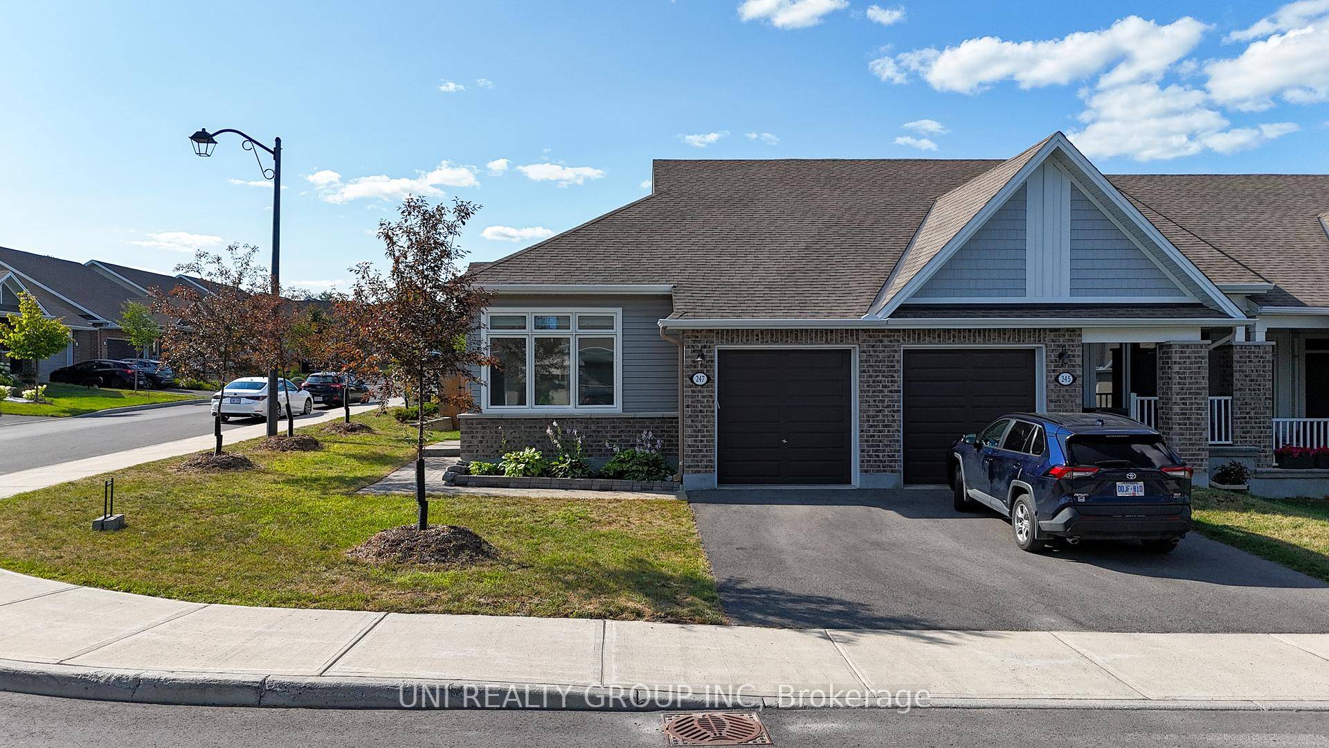 Open House August 16th, Saturday 2 4pm This Stittsville stunning Tamarack Kingbird model bungalow end unit townhouse, nestled on a large corner lot in the sought after Edenwylde adult lifestyle ...