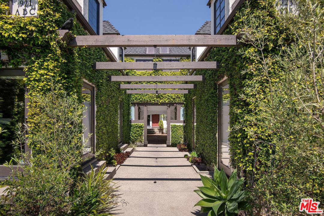 921 16th St 9BR Santa Monica La