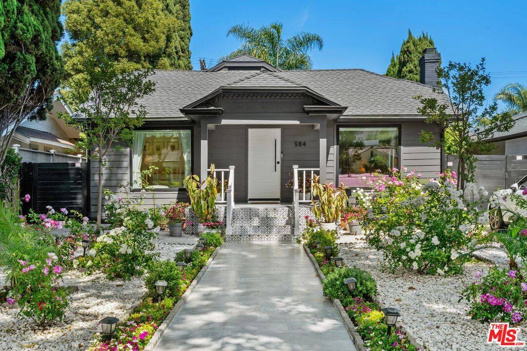 584  N Lucerne Blvd 4BR Mid Wilshire La
