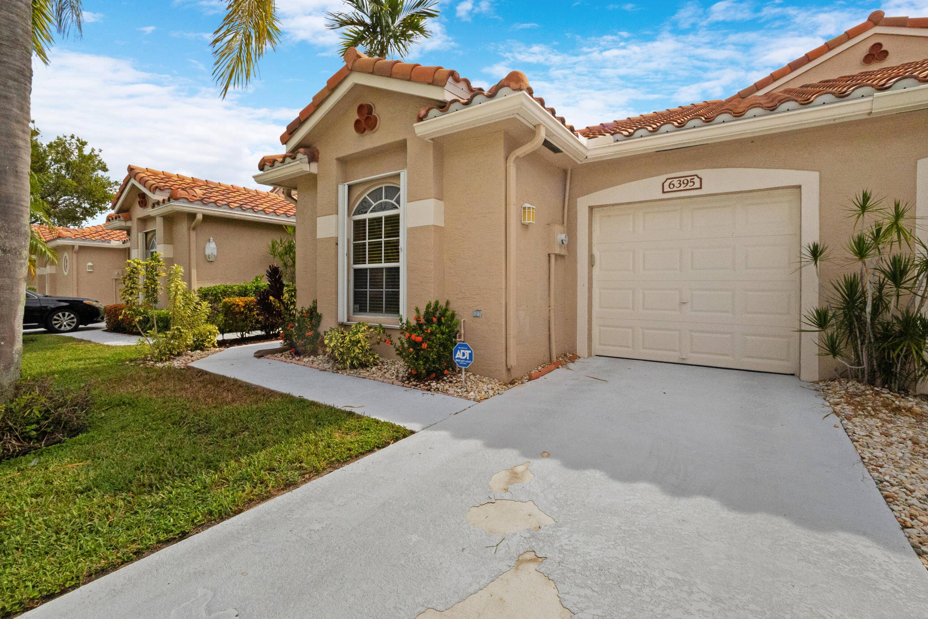 Get ready to see the best totally redone and updated villa in Parkwalk section of Aberdeen !