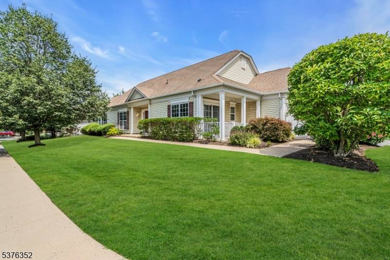 Welcome to this charming EAST FACING 2 bedroom, 2 full bath Astor Model nestled in the heart of Somerset Run, one of Central New Jersey's premier 55 communities.