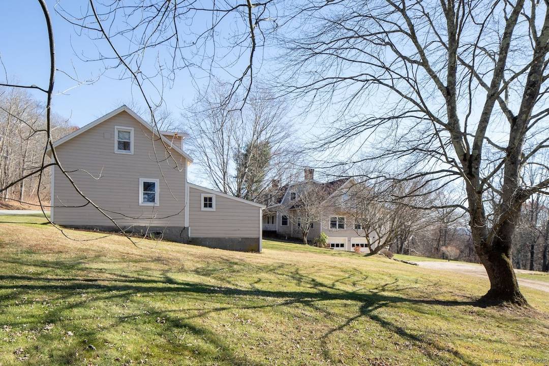 4 Bedroom Lakeville Home and Barn Located conveniently in Lakeville, nestled between the villages of Salisbury, Connecticut, and Millerton, New York, and just a short distance to Lakeville Lake.