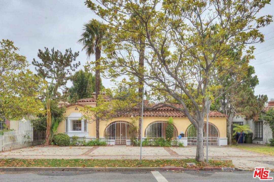 10864   Wellworth Ave 3BR Westwood La