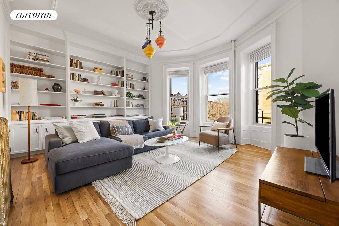 Welcome to 433 3rd Street, Unit 3 a spacious and light filled four bedroom, one and a half bath home located on one of Park Slope's most beloved tree lined ...