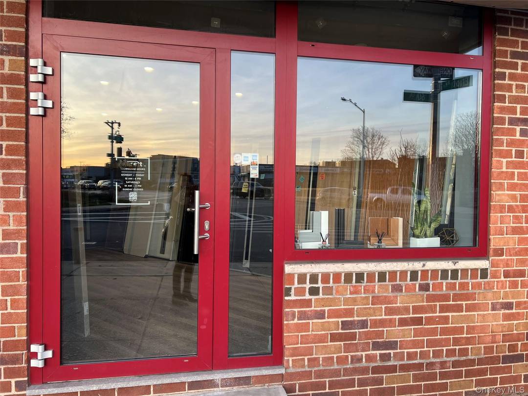 1, 500 square foot office space.