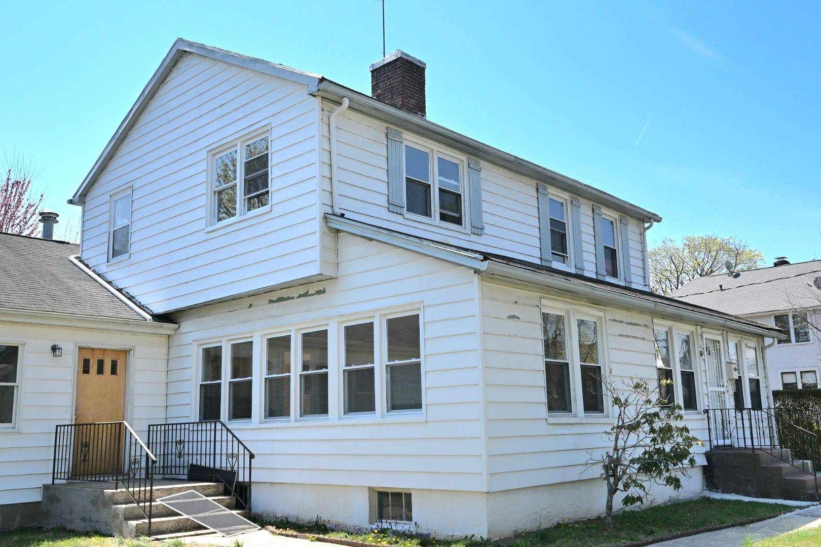 Beautifully Renovated 5 Bedroom Home in White Plains Ideal for Multi Generational Living Welcome to this meticulously renovated 5 bedroom, 3 full and 2 half bathroom home, ideally situated in ...