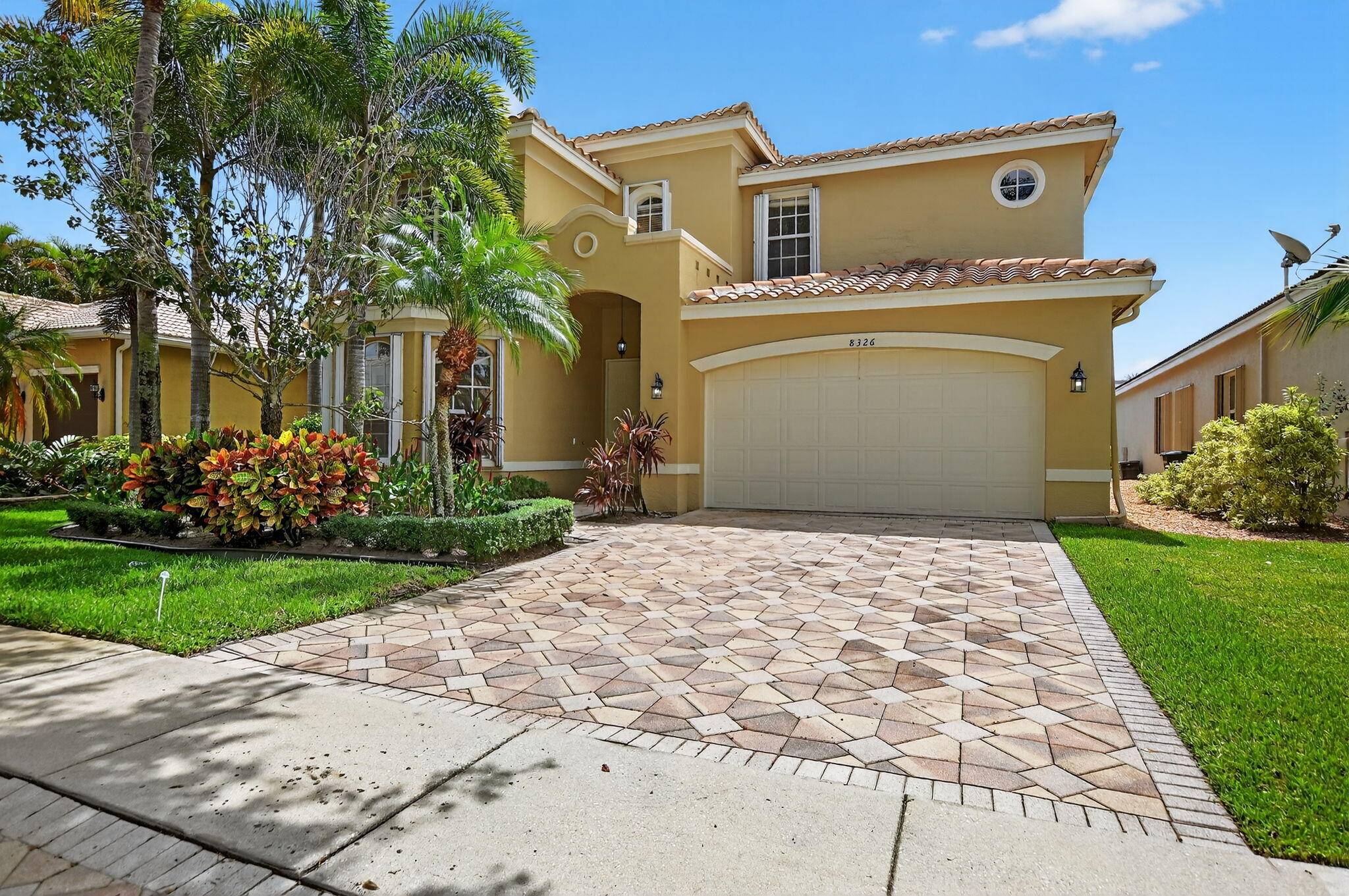 Spacious Lakeside Retreat in a Premier Gated CommunityWelcome to the sought after Amethyst Modela''a stunning 5 bedroom, 4 bathroom home offering the perfect blend of comfort, style, and functionality.