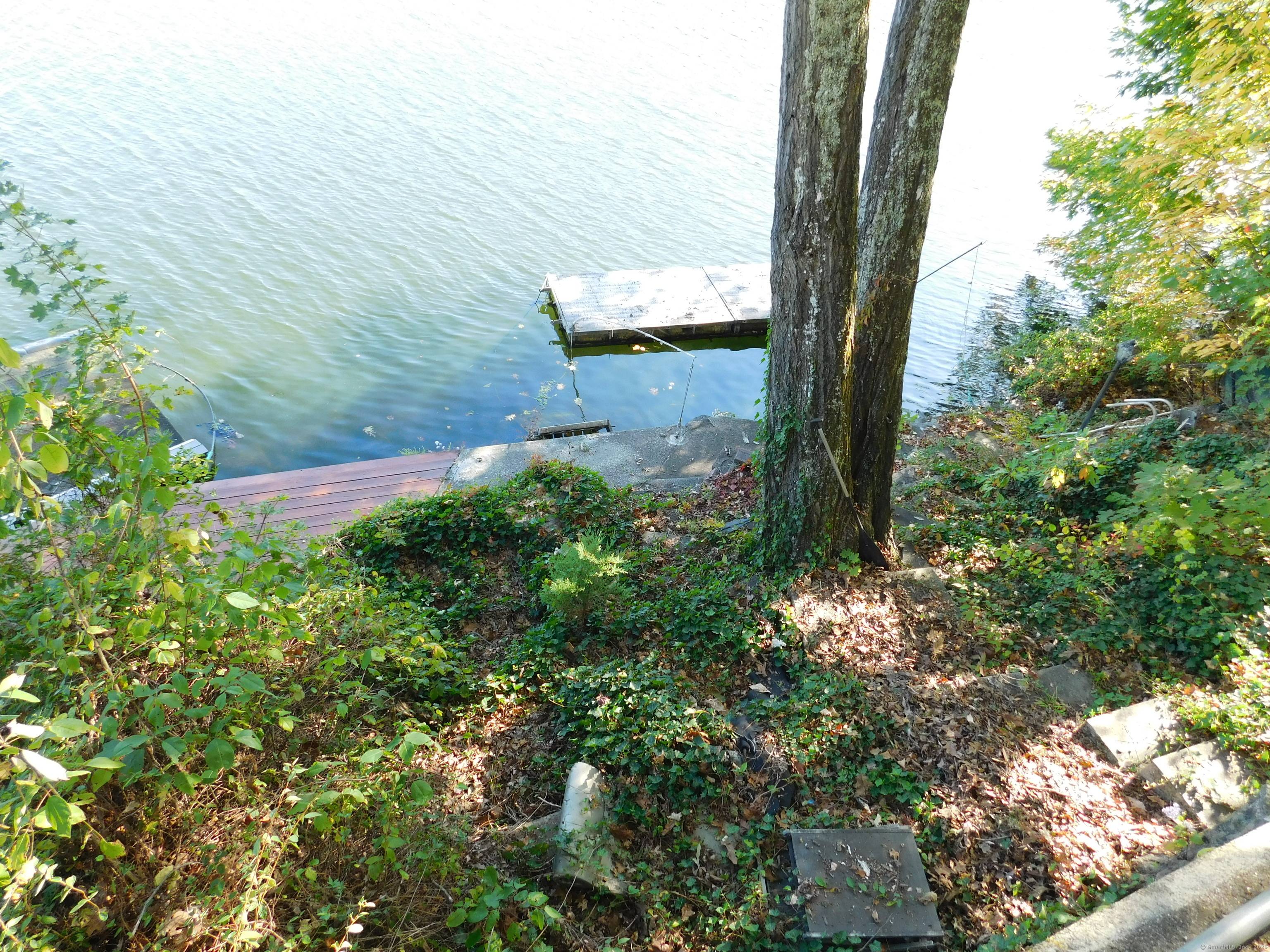 Direct waterfront property on Lake Zoar !