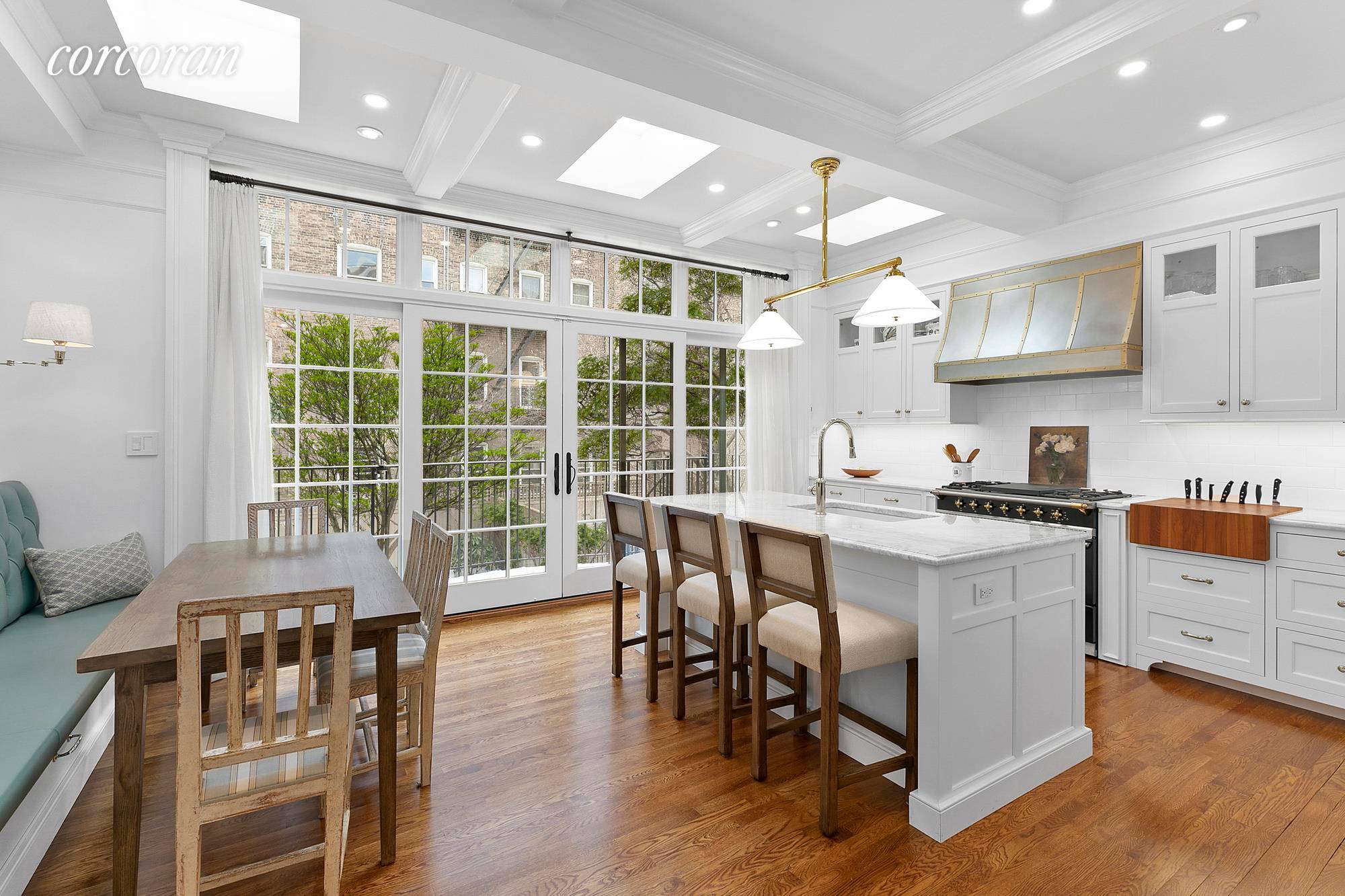 32 Perry StreetExquisite West Village Townhouse !