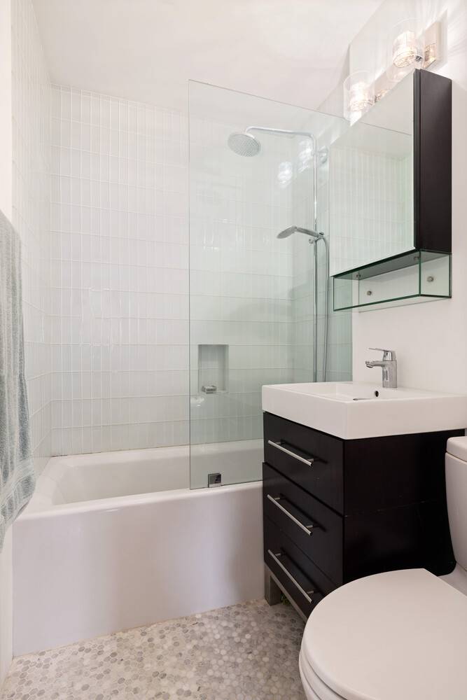 Welcome to this bright front facing, real one bedroom, drenched with plenty of sunlight and oversized windows for you to enjoy its lovely views.