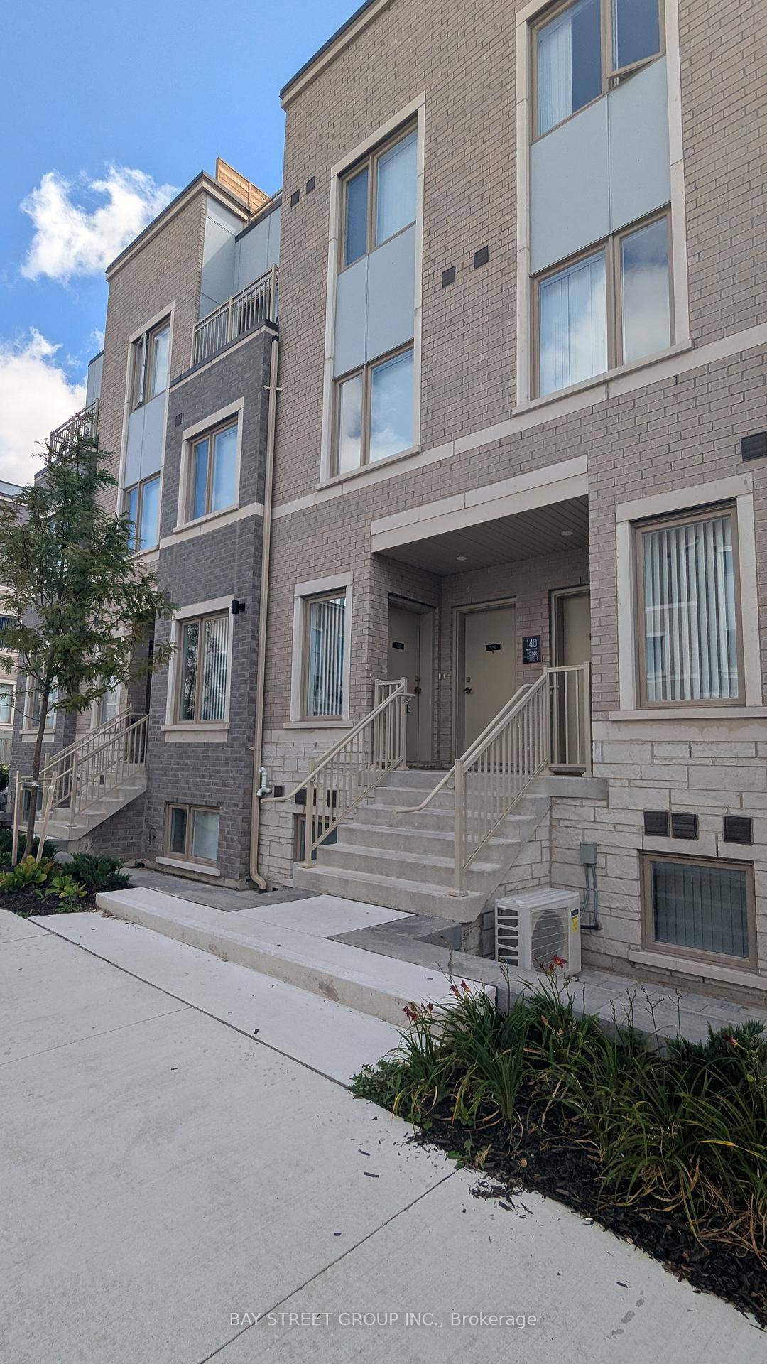 Welcome to this spacious brand new townhome at M2 Towns by Menkes !