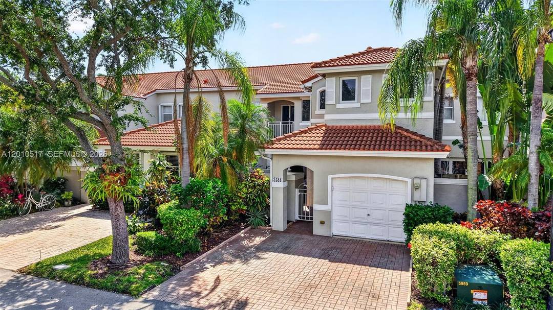 AMAZING 3BED 2. 5 BATH IN WEST LAKE VILLAGE WITH 1 CAR GARAGE.