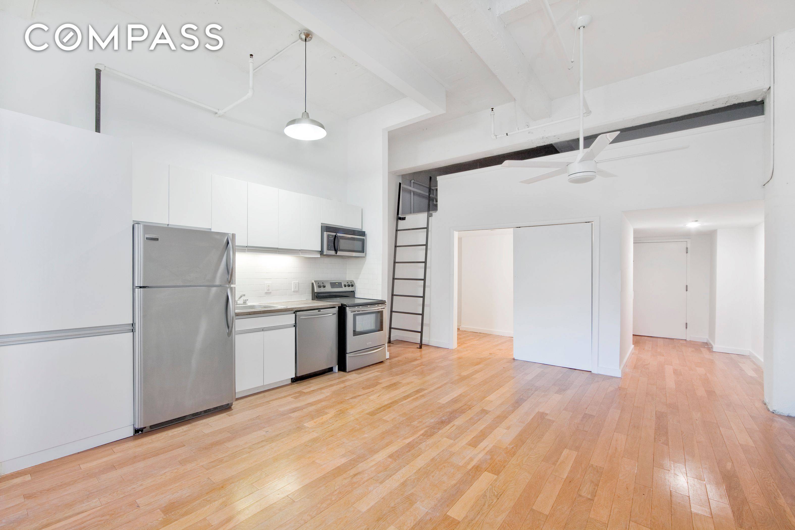 Come and see these spacious 2 Bedroom 1 Bathroom apartments with 14' ft ceilings, large windows that provide natural light in this airy unit.