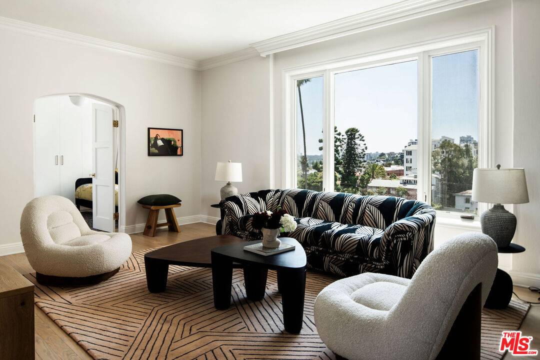 1424  N Crescent Heights Blvd 2BR Hollywood Hills East La