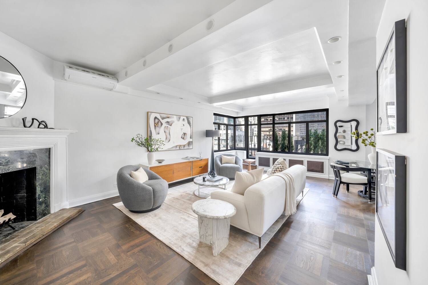 Welcome to Regent House, PHA, an unparalleled Penthouse experience right off 5th Avenue in the heart of Billionaire's Row.