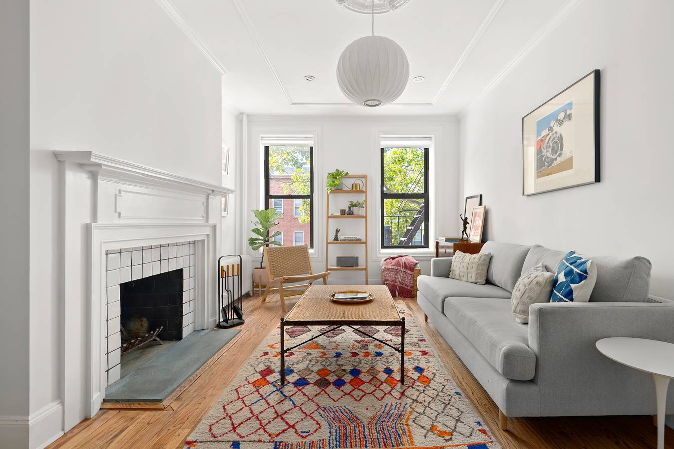 Located on a picturesque, tree lined block in the heart of Carroll Gardens, residence 2R at 331 Sackett Street offers a tastefully renovated two bedroom, one bathroom apartment in a ...