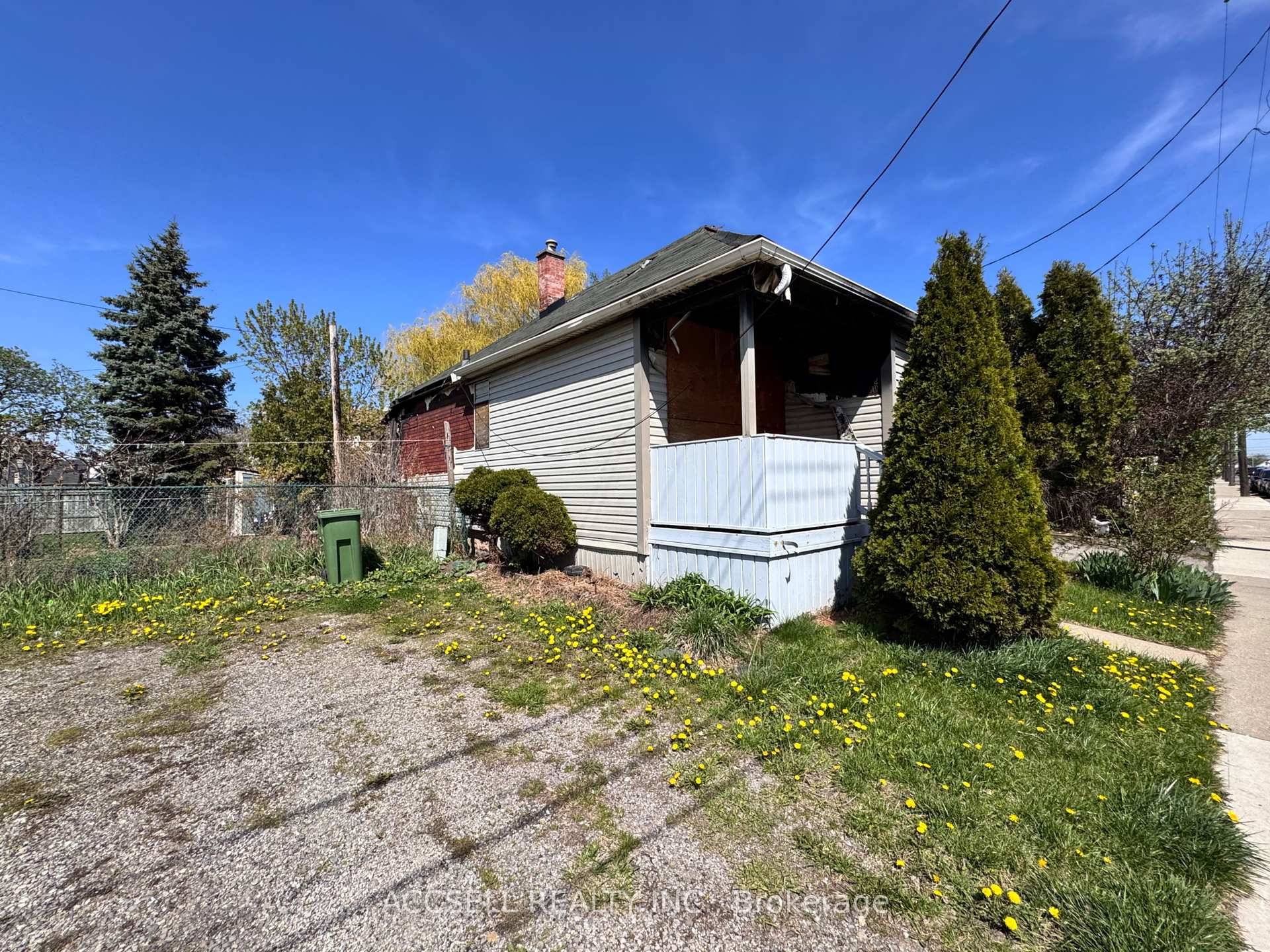 This Detached Bungalow Sits On A Generous 100 Ft Deep Lot, Offering Endless Potential For Renovators, Investors, Or Buyers Looking To Design Their Dream Home From The Ground Up.