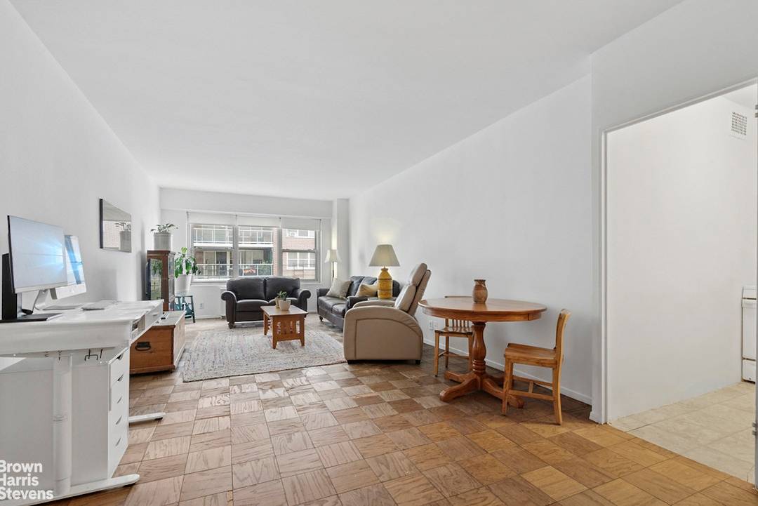 Discover a rare Upper East Side gem a spacious one bedroom coop that perfectly balances comfort, exceptional value and a superb location.