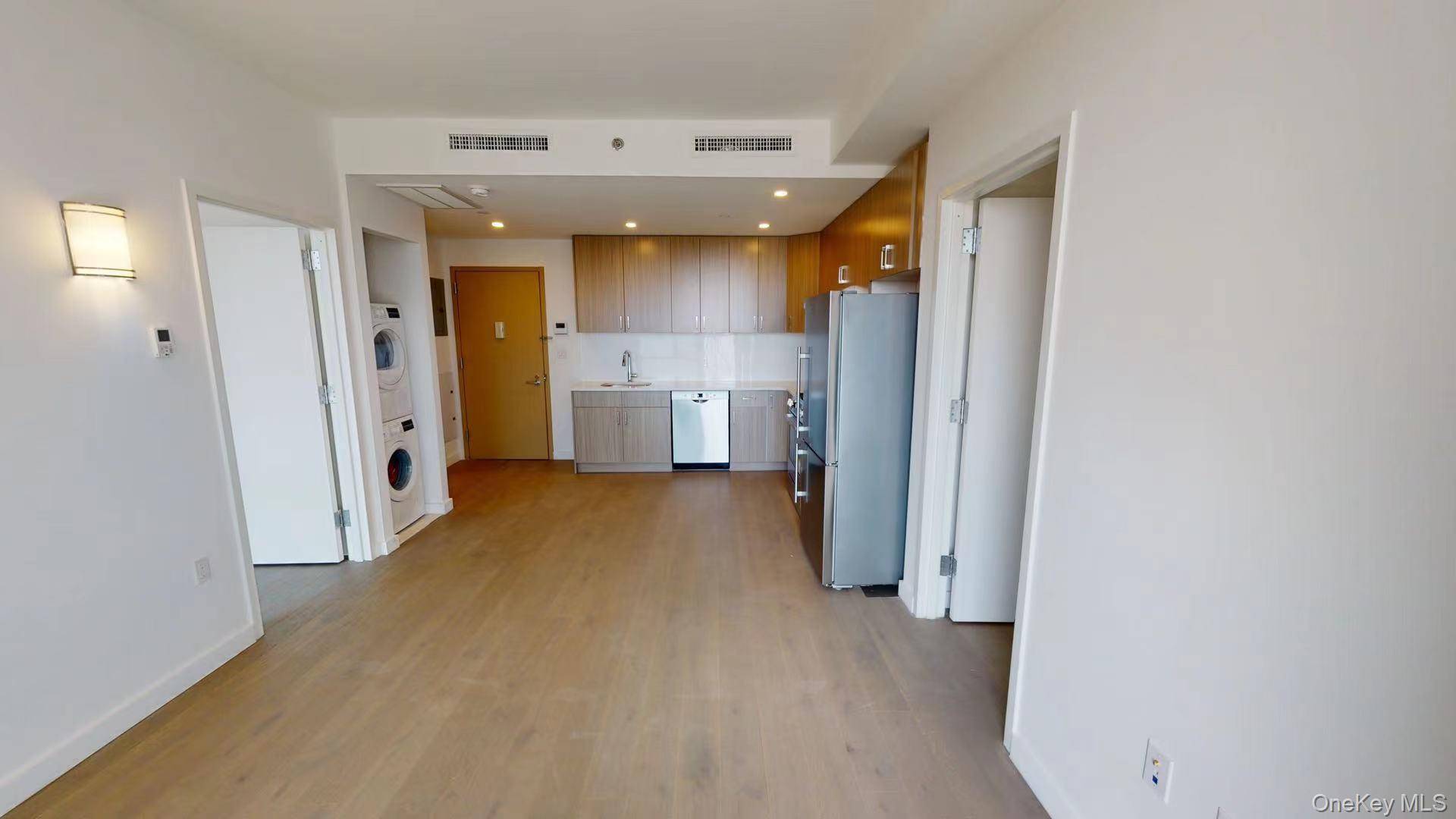 Luxury 1bed unit for Sale Prime Elmhurst Location Located in the heart of Elmhurst, this luxury condo offers unmatched convenience.