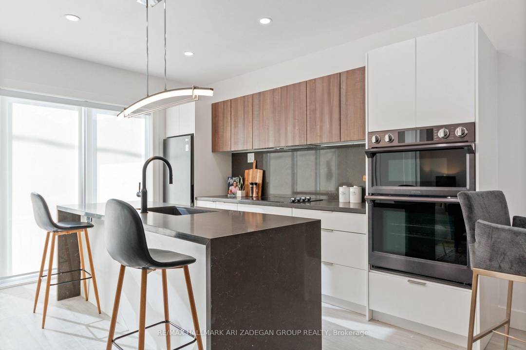 This Beautiful Brand New FULLY FURNISHED Three Bedroom Executive First Floor Suite Of A Legal Triplex Has Been Designed To The Highest Standard And Is Located In The Desirable Leslieville ...