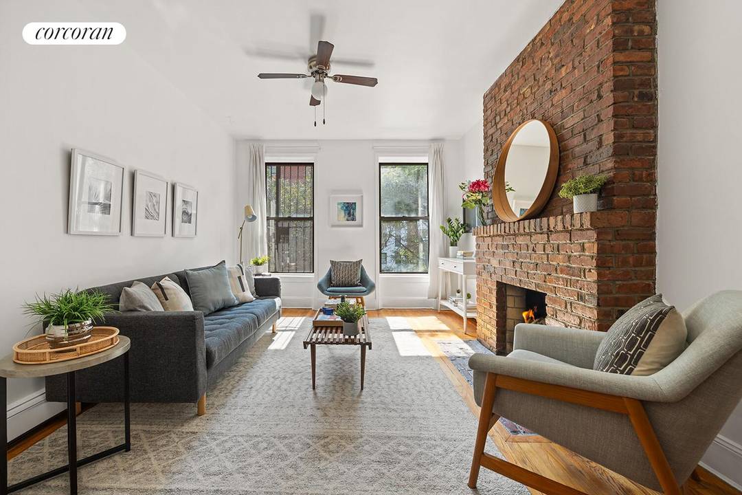 Perfectly located at the nexus of Boerum Hill and Park Slope, this lovely one bedroom, one bathroom duplex coop combines character and charm.