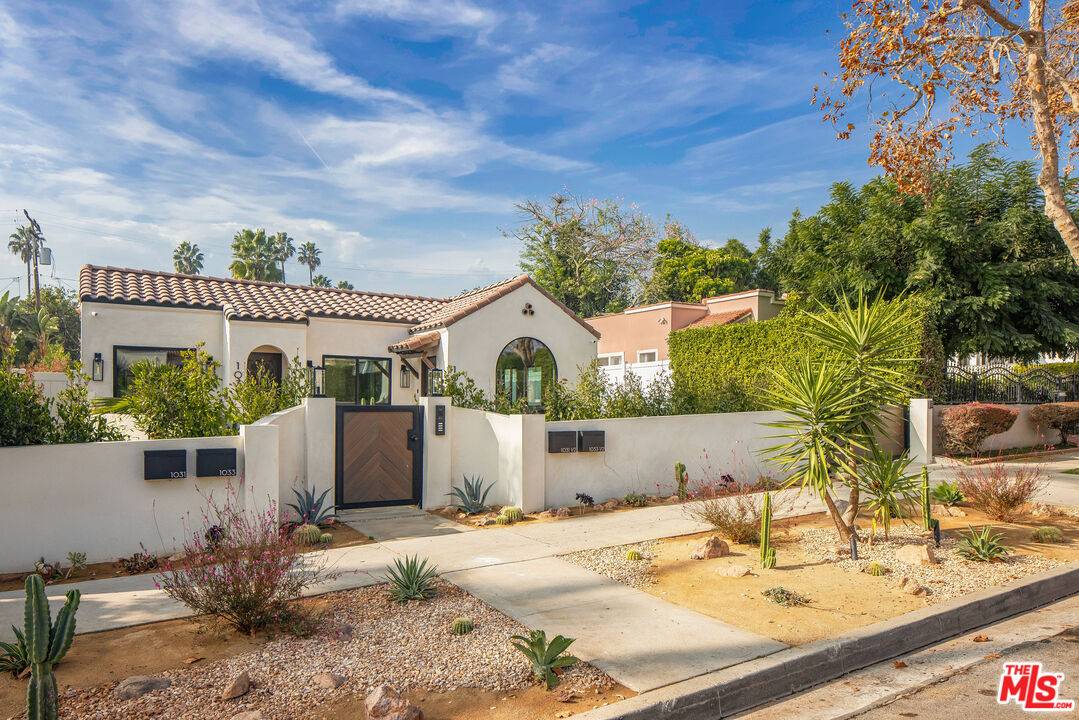 1033  Havenhurst Dr 2BR Hollywood Hills East La