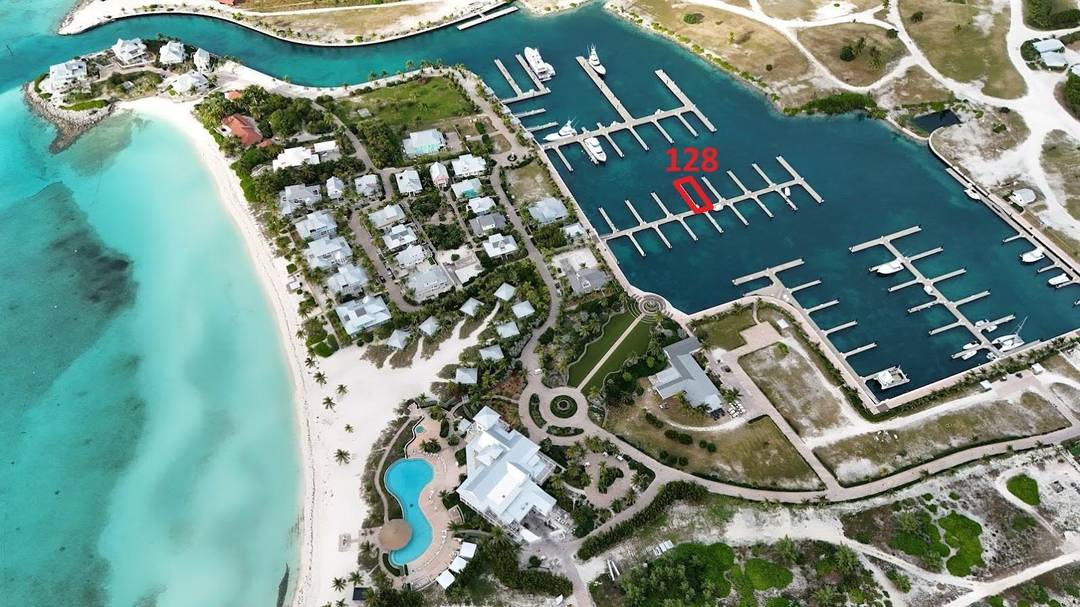 CHUB CAY RESORT & MARINA Dock Berry-Islands