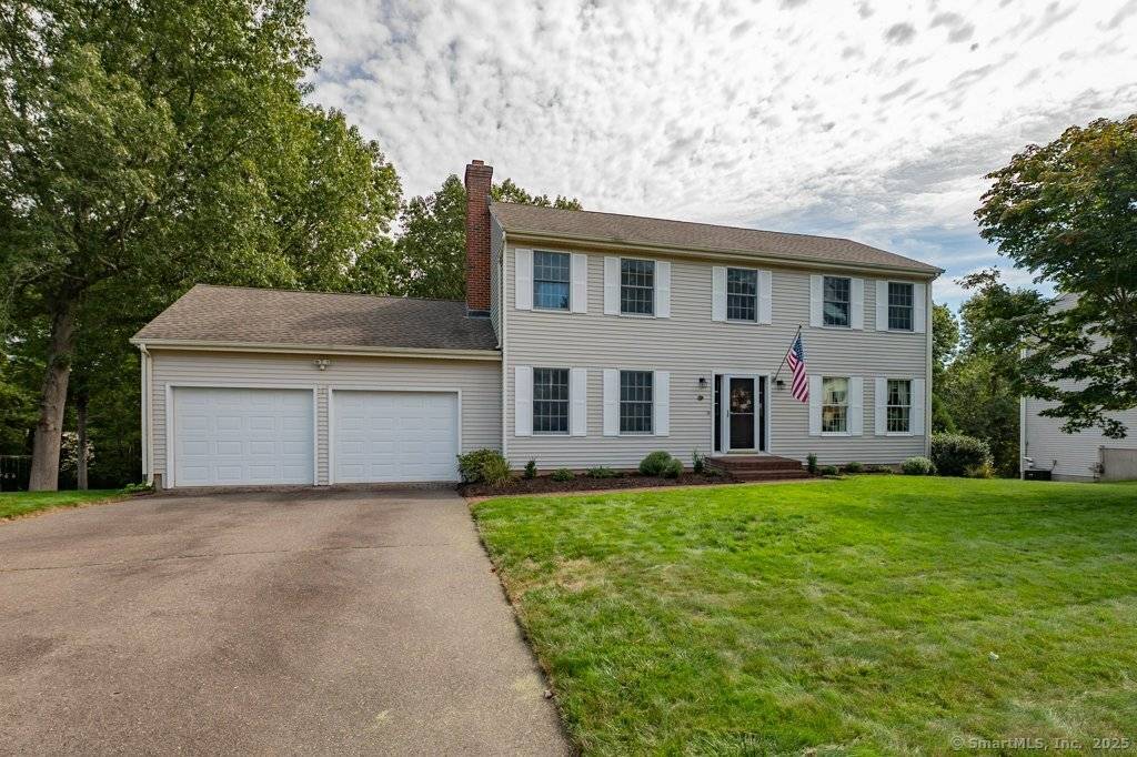 Beautifully maintained Colonial home located on the East End in sought after area.