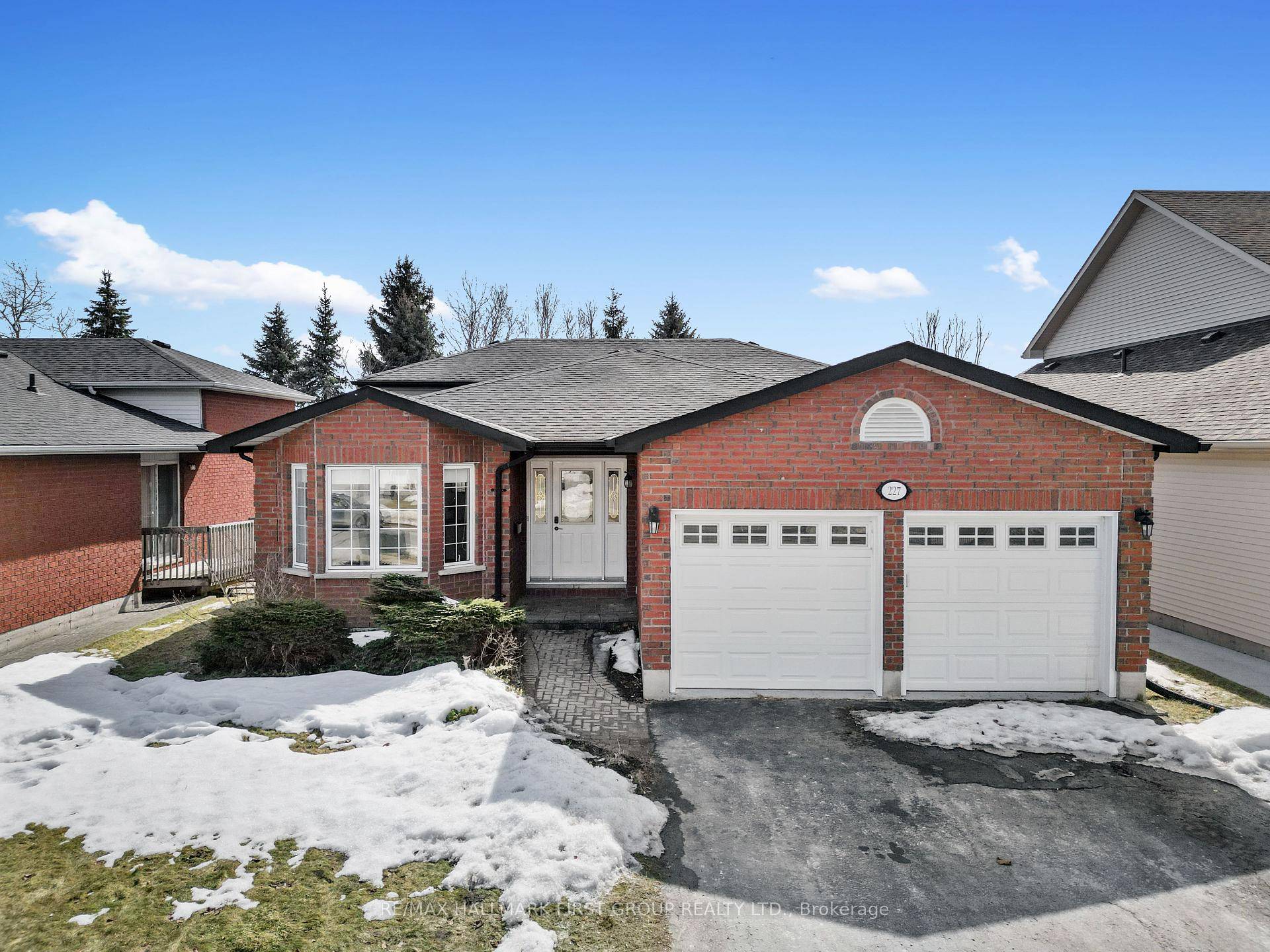 This charming brick backsplit is the perfect blend of family friendly comfort and in law potential.