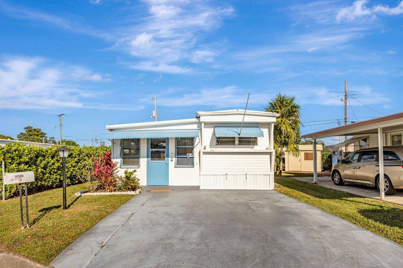 This freshly painted 2 bedroom, 1 bathroom mobile home in Delray Beach is just minutes from Atlantic Avenue, the beach, and Boy's Market.