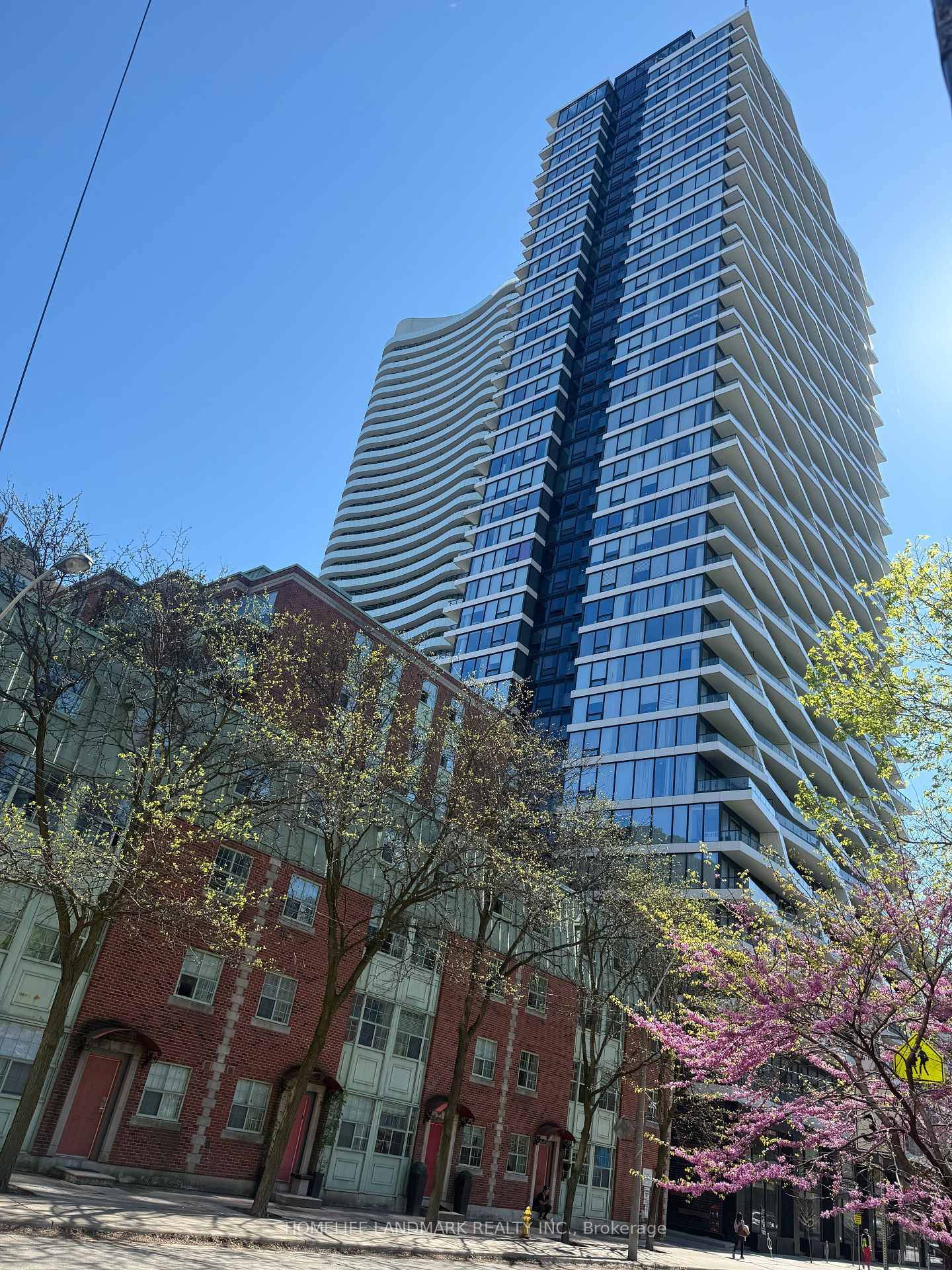 Fabulous 1 Bedroom Den In Sought After Downtown Toronto.