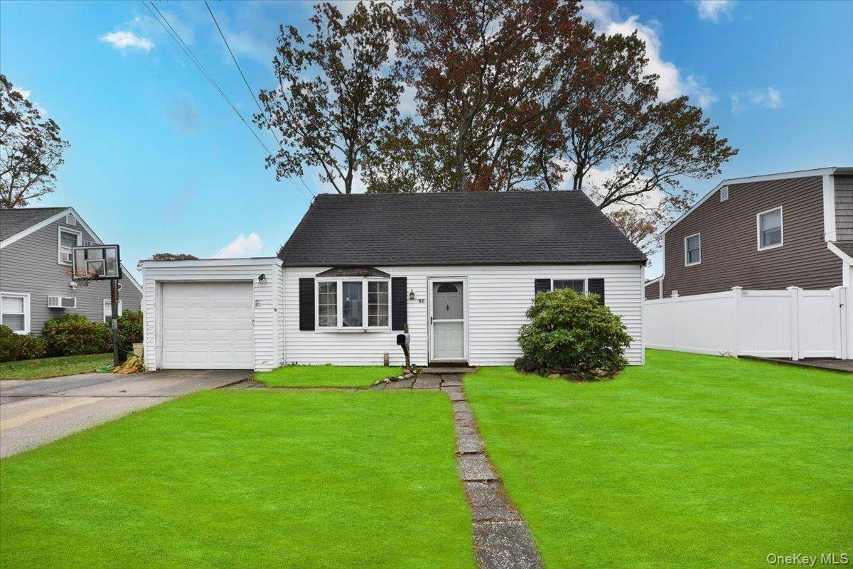 Charming amp ; Cozy Cape Cod Located In Massapequa.