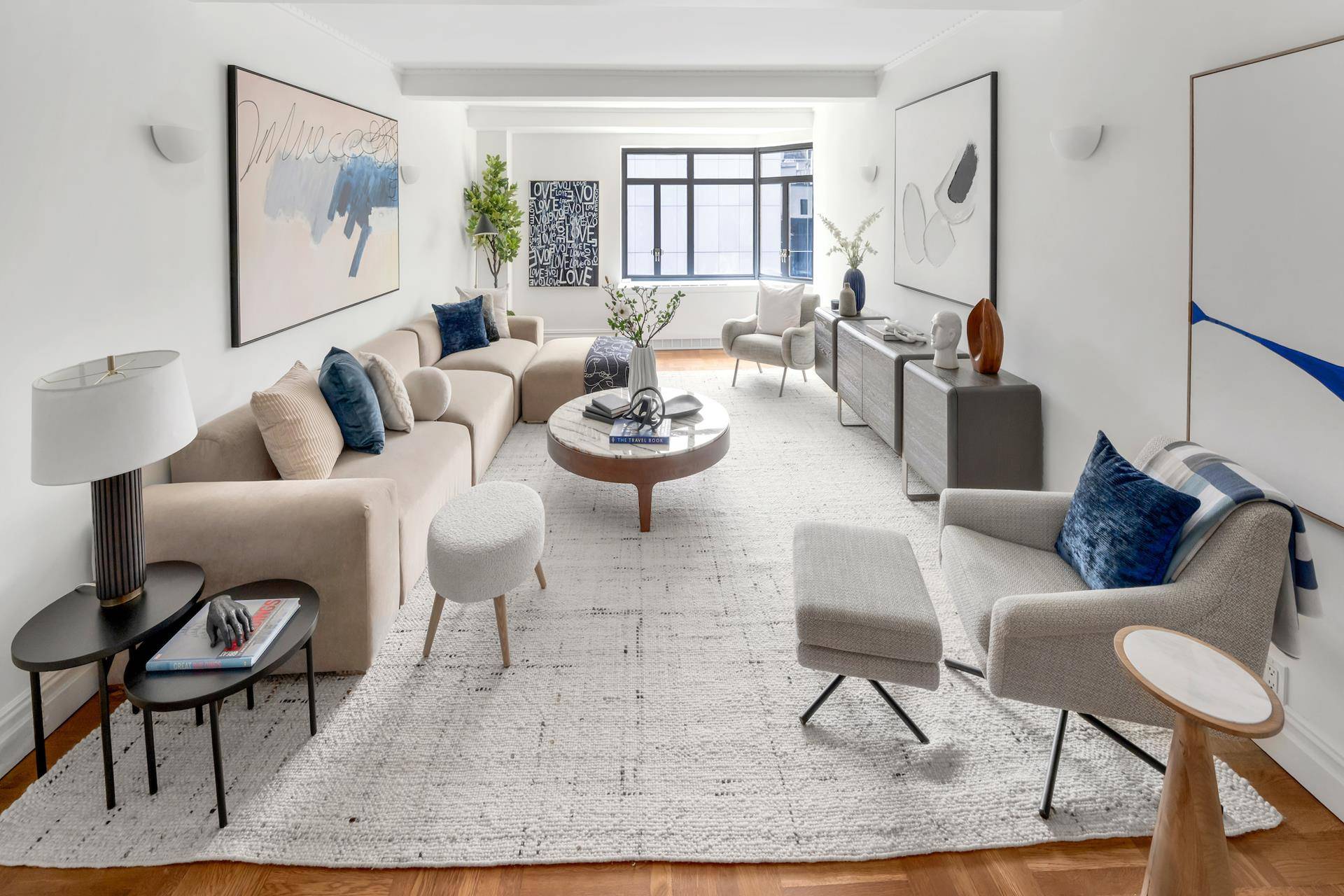 Live the life of a New York City icon.