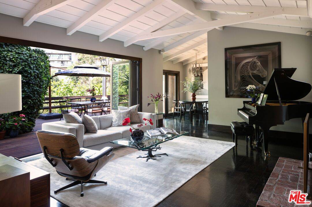 6464   Bryn Mawr Dr 2BR Hollywood Hills East La