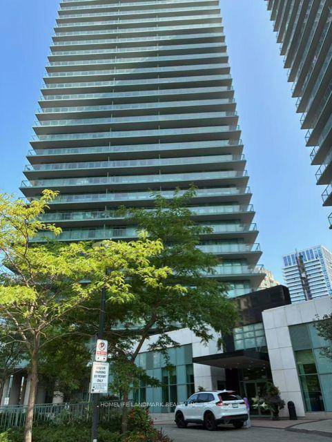 Bright and spacious 2 bedroom condo in the heart of North York.