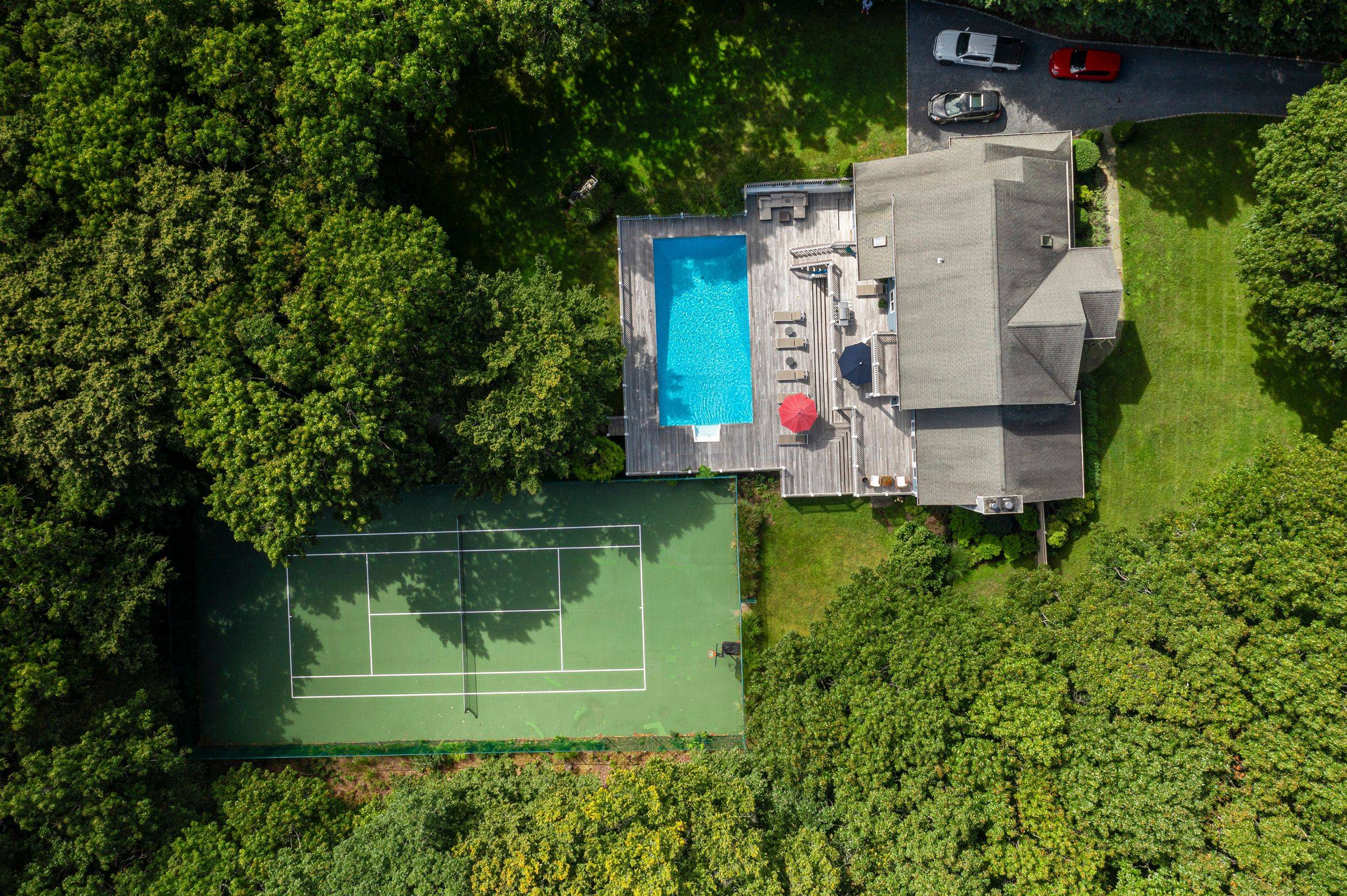 Lovely Summer Rental With Tennis on Private Lane in Southampton