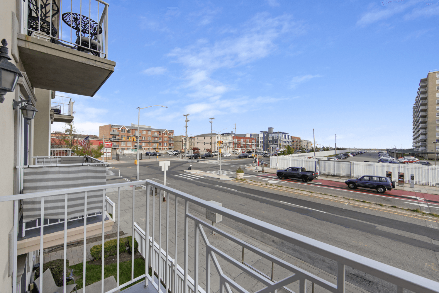Condo of your dreams ! Available NOW.