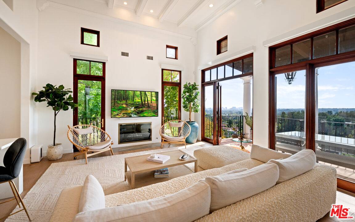 1381   Summitridge Dr 5BR Beverly Hills Post Office | B.H.P.O. La