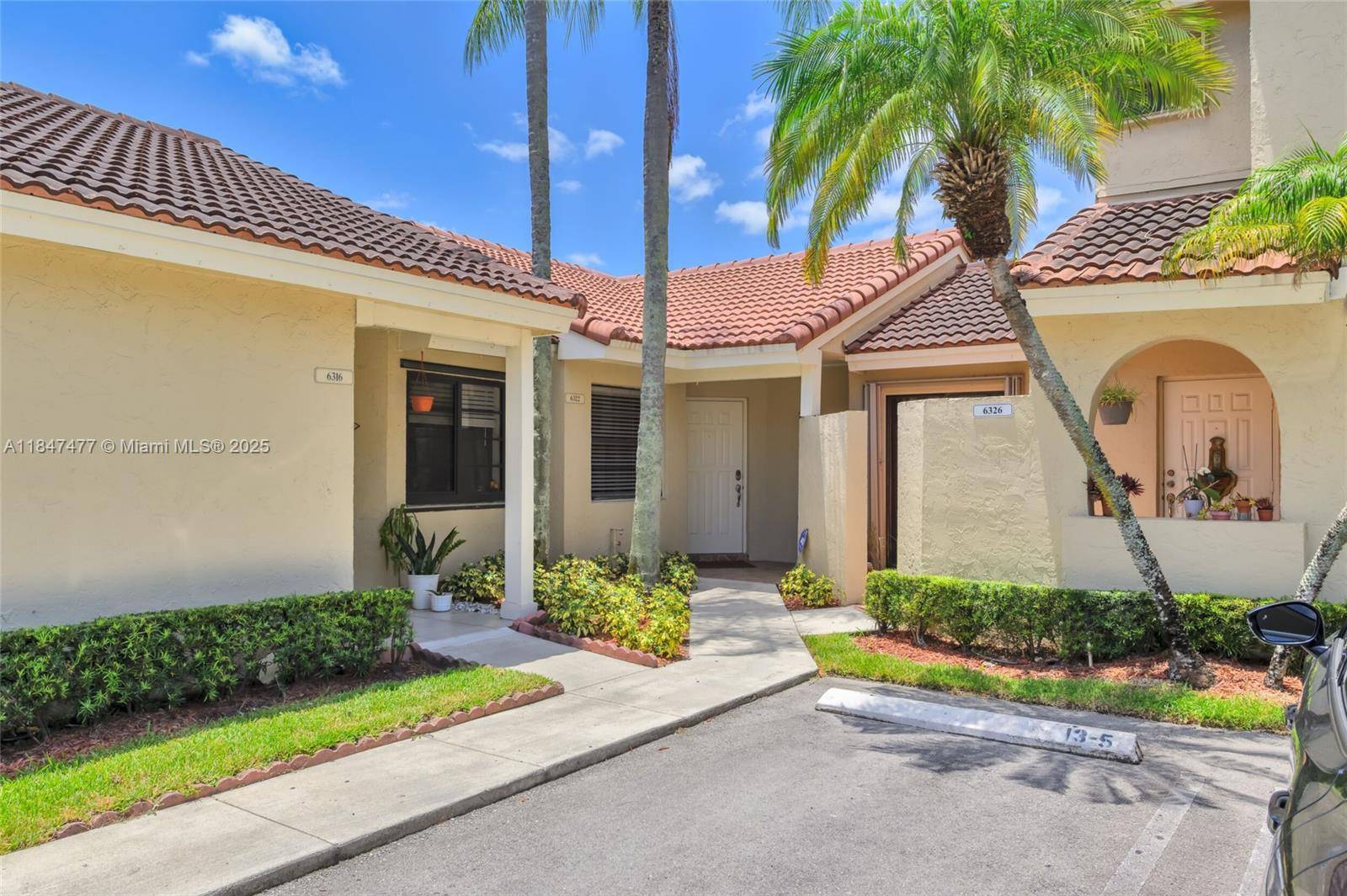 Spacious and updated townhome in The Moors !