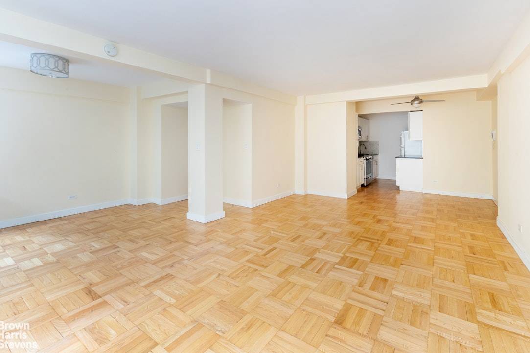 Welcome to this bright, spacious and renovated 633 SF alcove studio in the heart of Midtown East perfectly situated in a full service condominium.