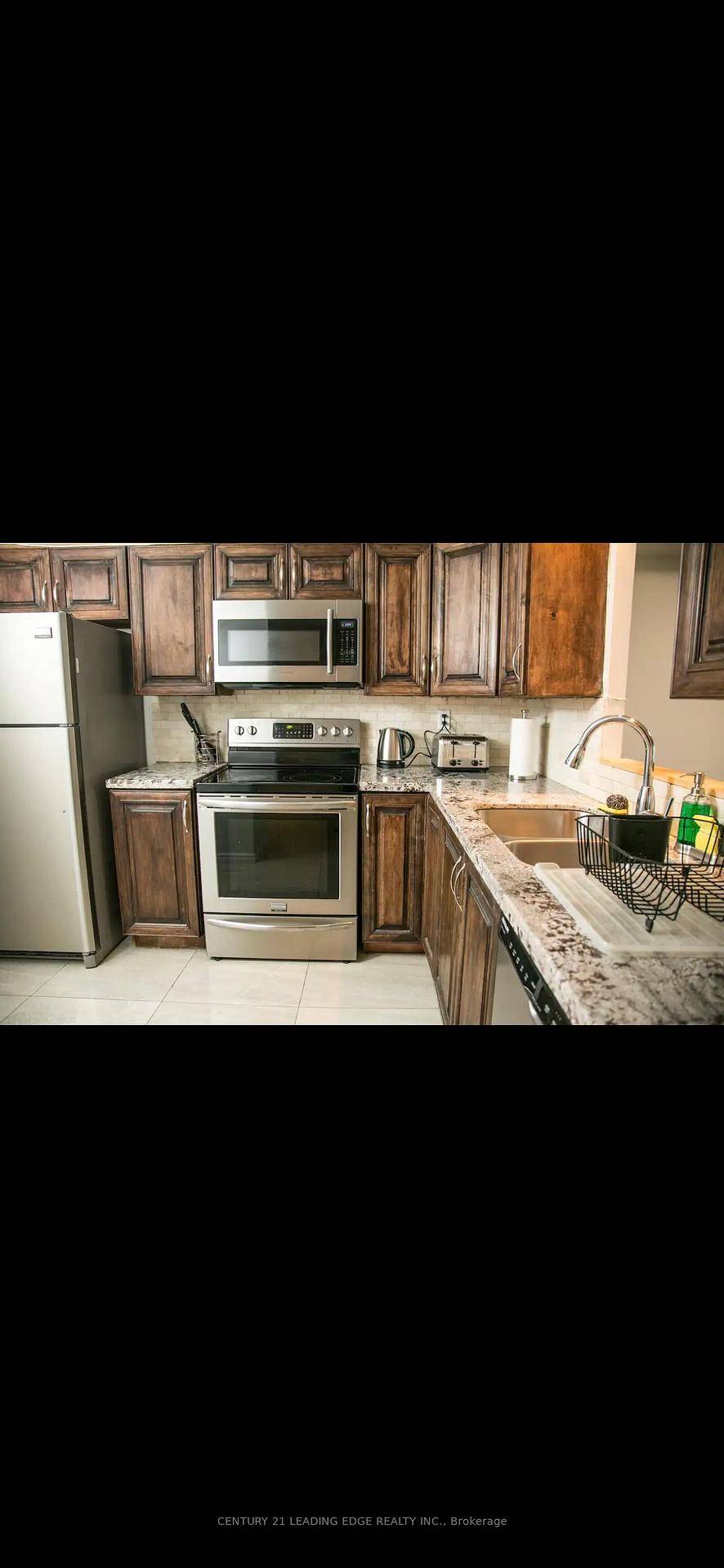 Experience comfortable living in this beautifully maintained, spacious unit.