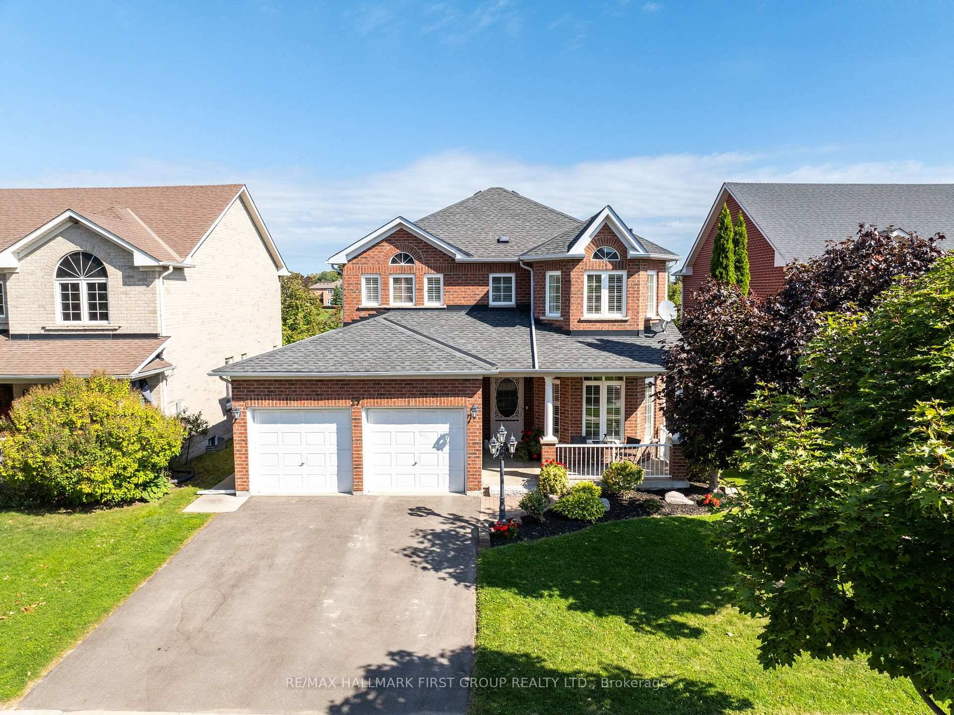 This all brick, 3 1 bed, 4 bath tastefully renovated home has a beautiful view of a quiet open field amp ; is complete w its own suite w separate ...